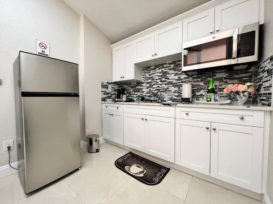 Pyramid Studio + Free Parking&Wifi/ 5%Off Apartment Tampa Exterior photo